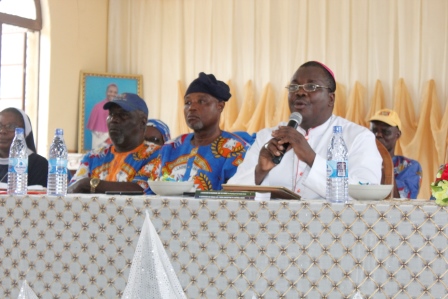 Bishop Badejo delivering his address at the Family Quiz Competition, Oyo.