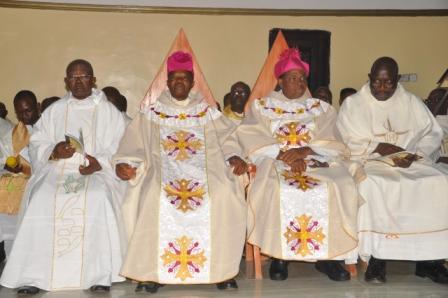 L-R: Msgr Faniran, the celebrants and Mgsr Okodua during the Holy Mass