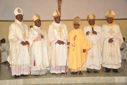 Bishop Emeritus, Bishop Adelakun flanked by Bishops Oyejola, Olawoore, Badejo, Abegunrin and Adesina (L-R). All were ordained by Bishop Adelakun.