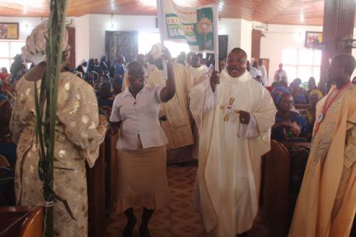 Rev Fr Michael Falade and Rev Sr Eunice Ikufisile OSF leads the Bishop, Priests and others in thanksgiving.