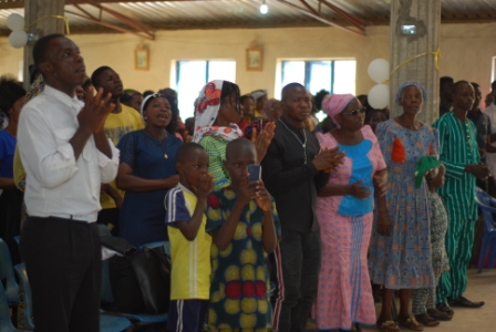 The Pilgrims during the Bible service