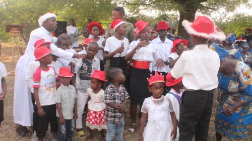 The Holy Childhood Association of St Anthony's Ilora giving a special presentation at the CWO Deanery Carol.