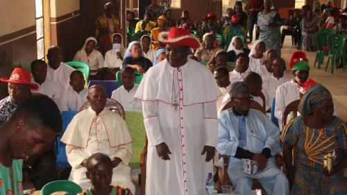 From R-L: Diocesan CWO President - Mrs Juliana Alade, Chief F.I. Sotunde, Bishop Badejo, Mnsgr Anthony Olawumi and Mr Thomas Adeyeye during the Carol.