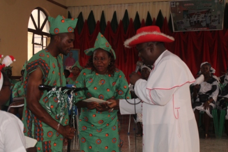 Presentation of gifts to the Choir from Ibadan Archdiocese.