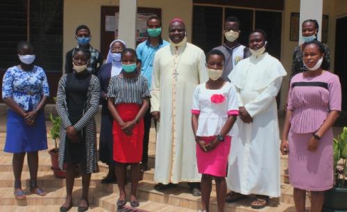 Bishop Badejo, Fr Philip Onifade, Youth Chaplain, Sr Elizabeth Agwu USOA, Youth Coordinator and some youths of the Diocese on the 3rd of June, 2020, the feast day of St Charles Lwanga, the Patron Saint of youths.